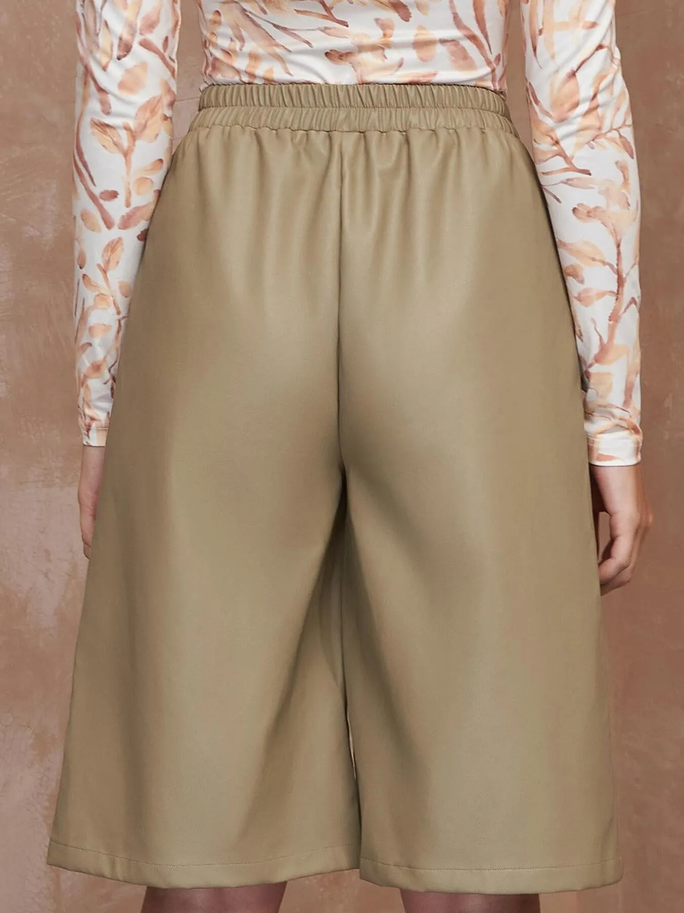 Button Front Elastic Waist Straight Leg Shorts