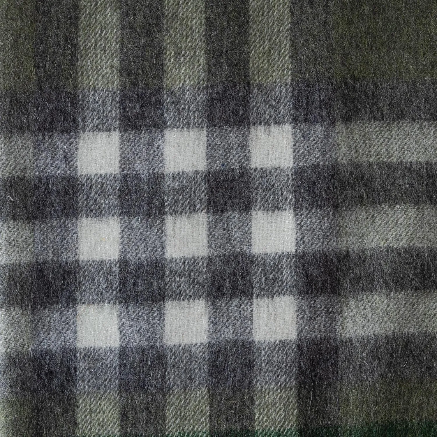 Chequer Cashmere Blend Blanket  Olive