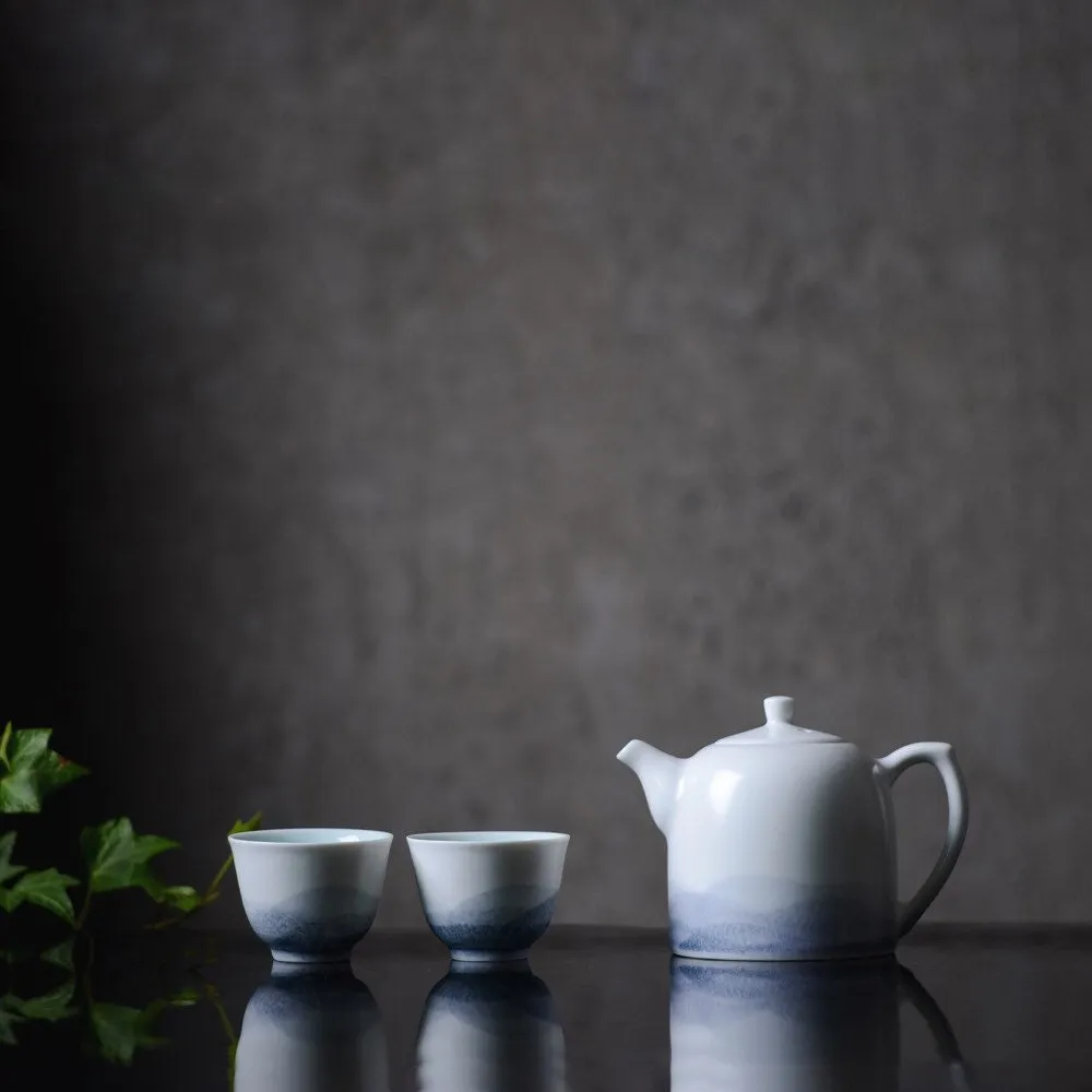 Gohobi Hand-painted Blue Mountain Teapot