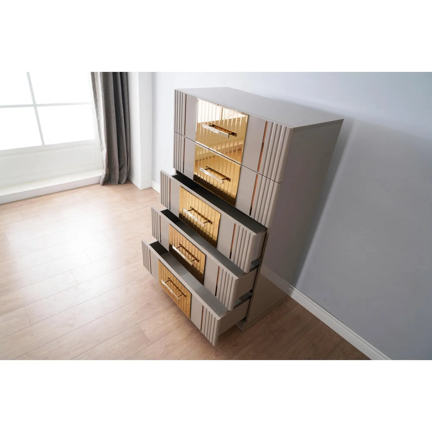 Lorenzo Collection Chest