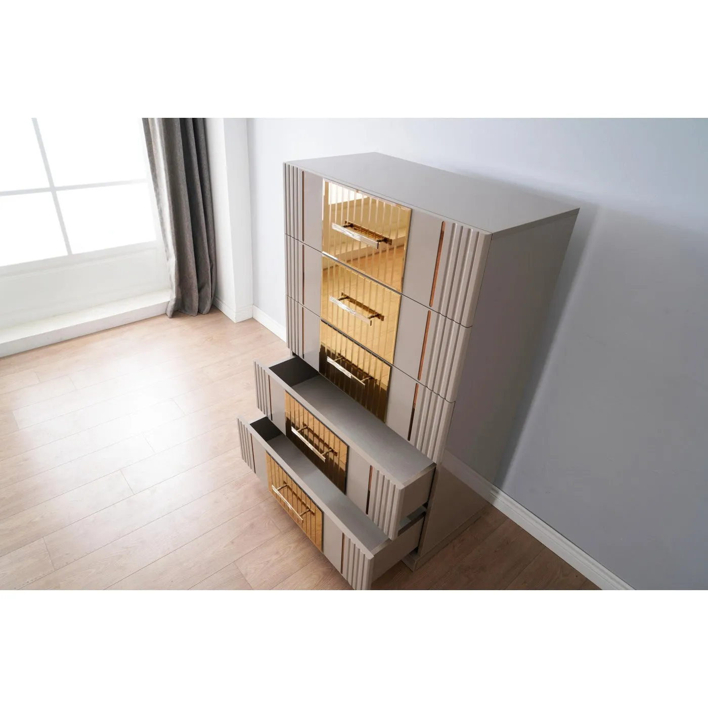 Lorenzo Collection Chest